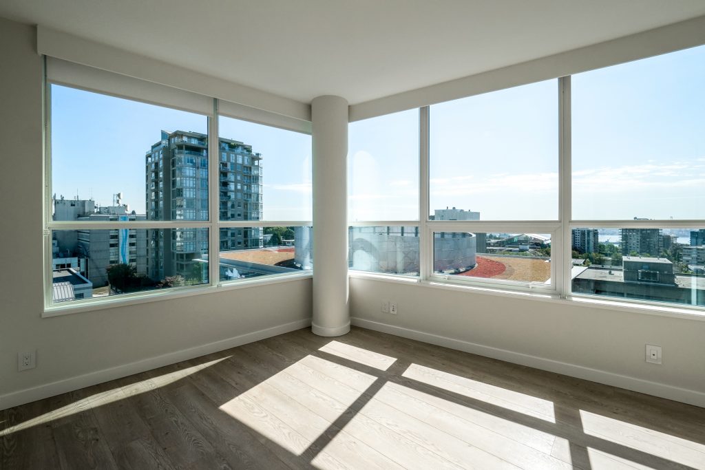 702 125 East 14th Street North Vancouver