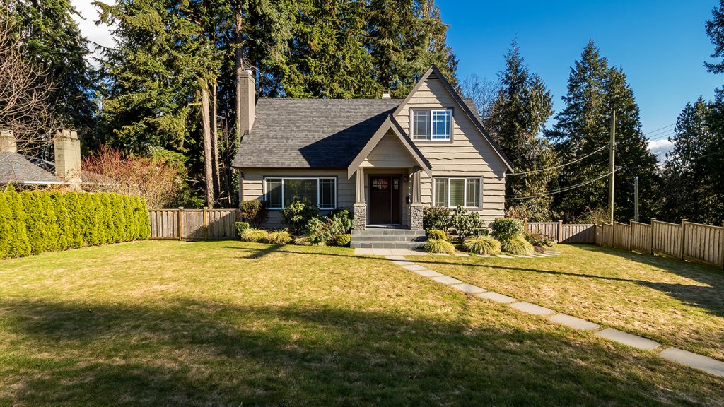3308 Vale Court North Vancouver