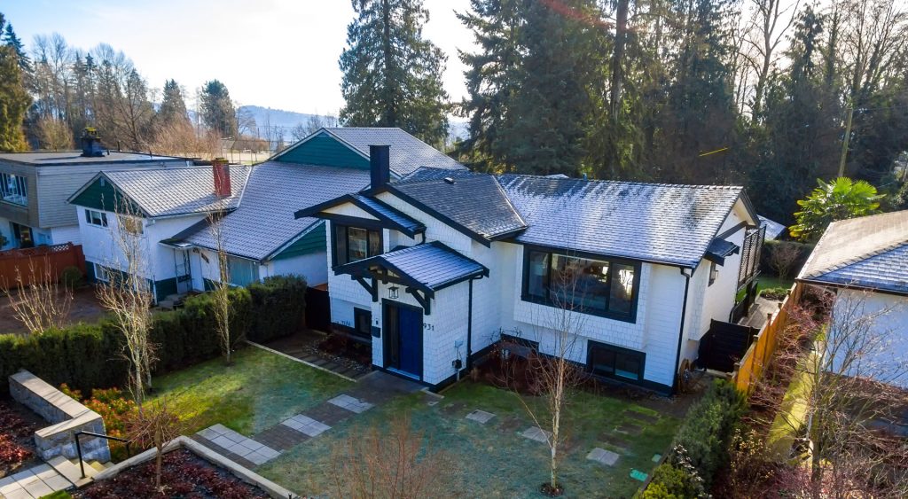 931 13th St E, North Vancouver