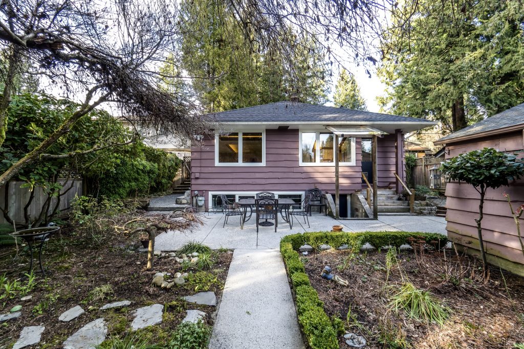 1135 West 23rd St, North Vancouver