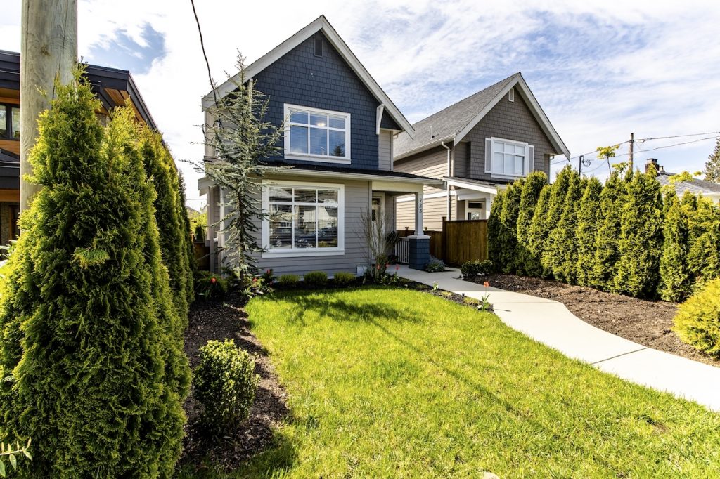 723 E 15Th Street, North Vancouver