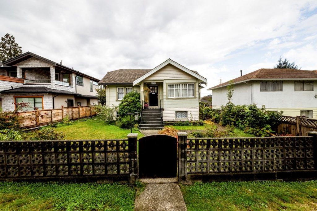 233 East 22nd Street North Vancouver