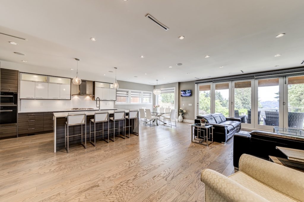 1042 Adderley Street, North Vancouver