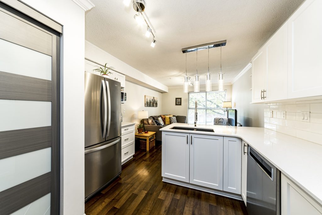 C-8 332 Lonsdale Ave, North Vancouver