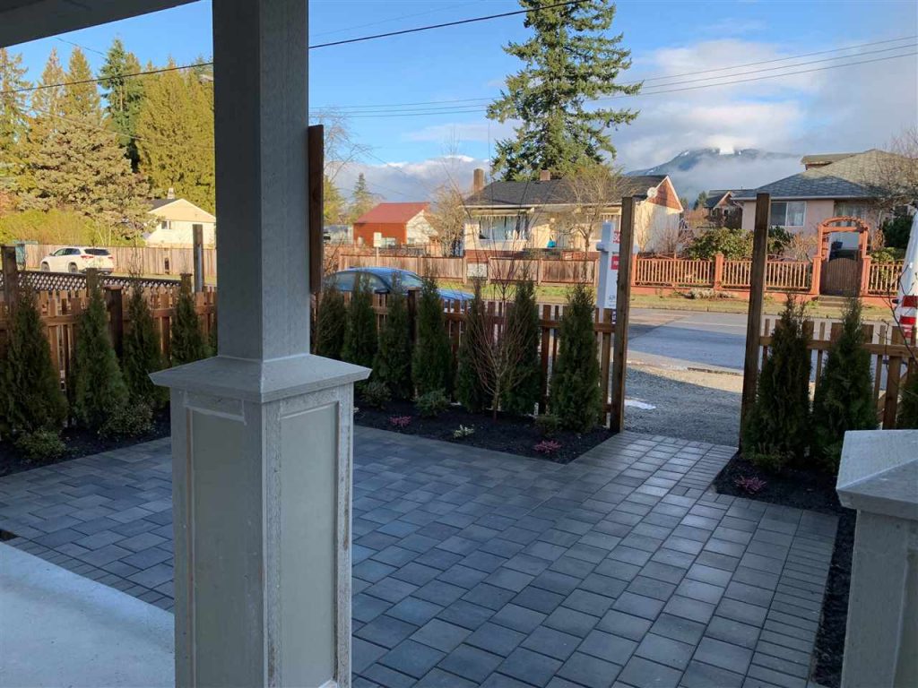 345 E 13th St, North Vancouver
