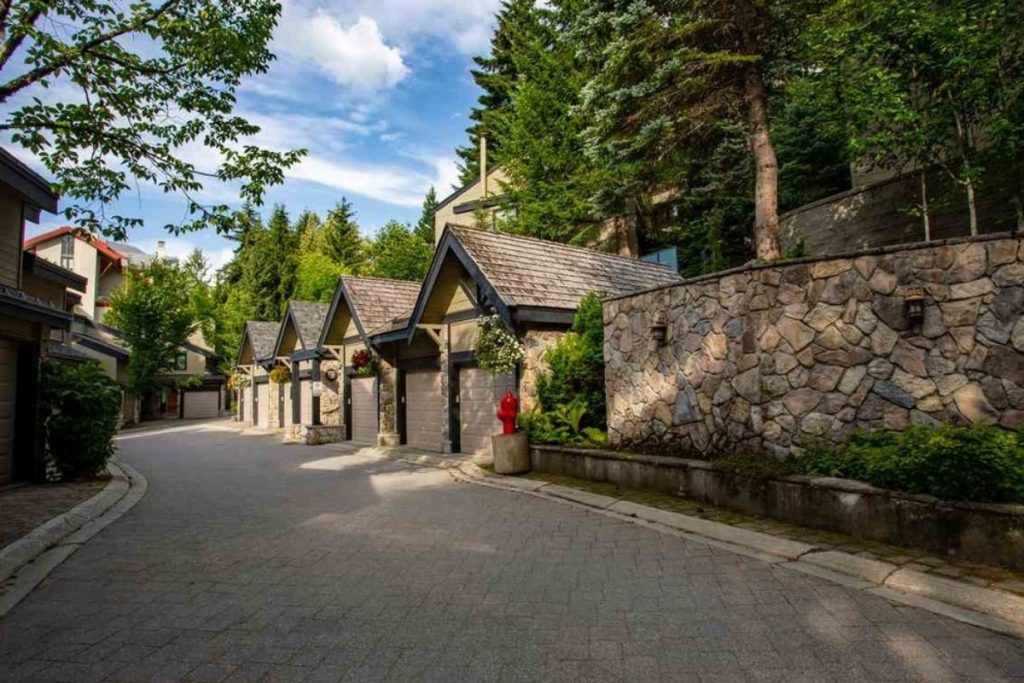 15 4100 Whistler Way, Whistler