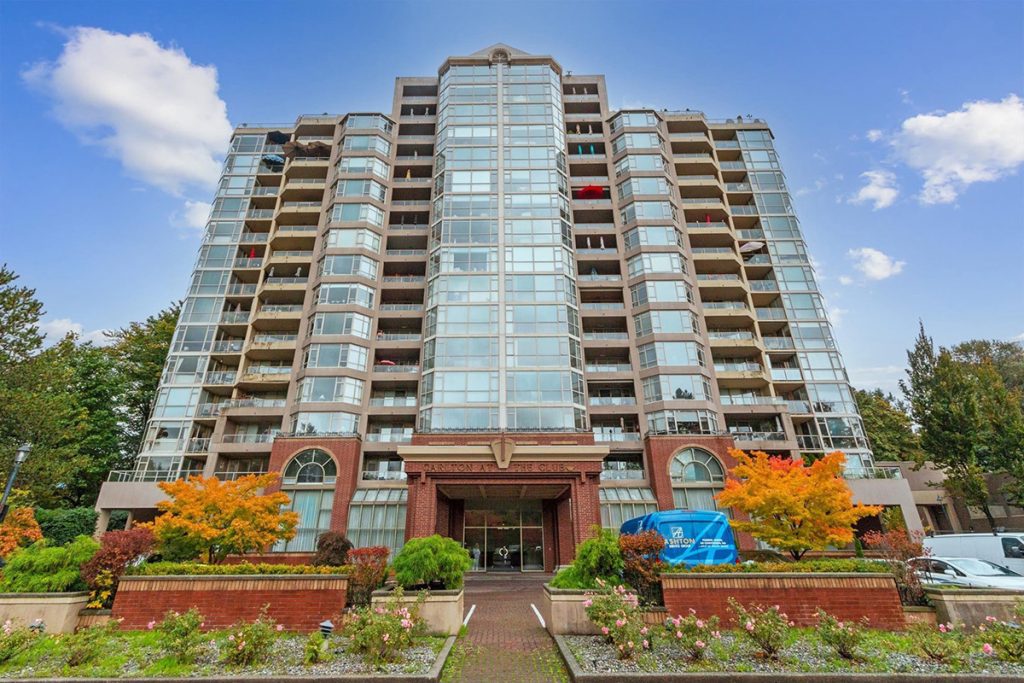 702 1327 E Keith Road, North Vancouver