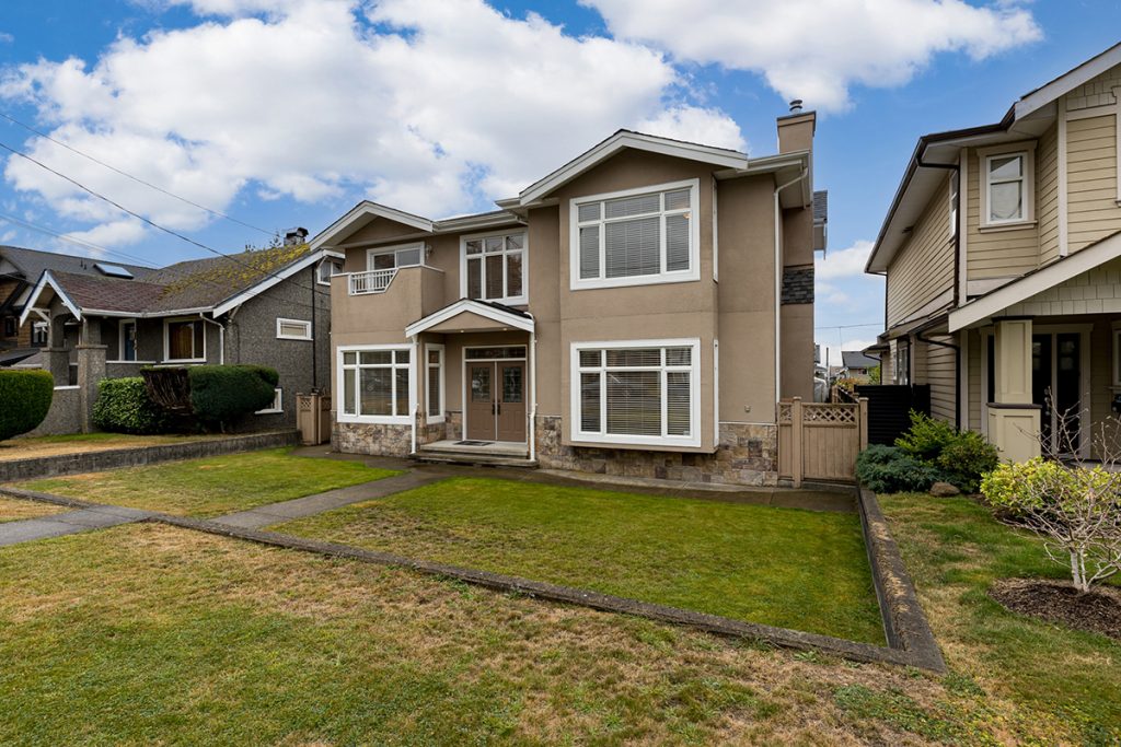 333 E 12th Street, North Vancouver