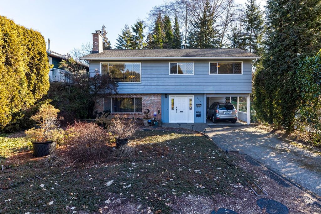 1208 Gladstone Avenue, North Vancouver