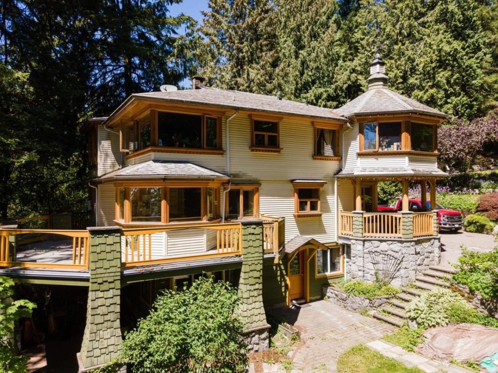 4602 Prospect Road, North Vancouver