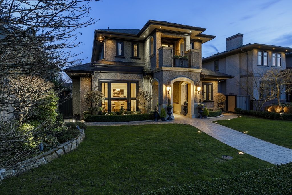 423 E 10th St North Vancouver
