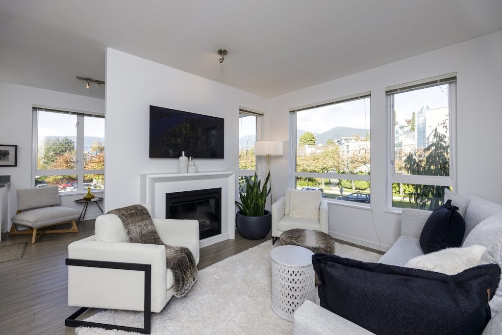 204 217 W 8TH St, North Vancouver