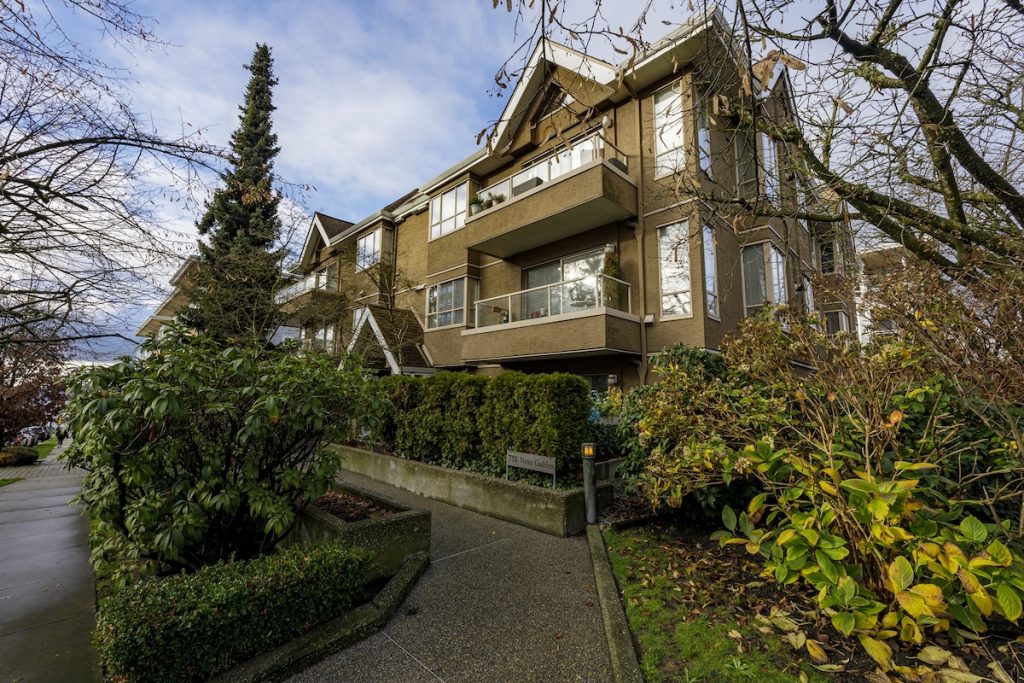 304 751 CHESTERFIELD AVE, NORTH VANCOUVER