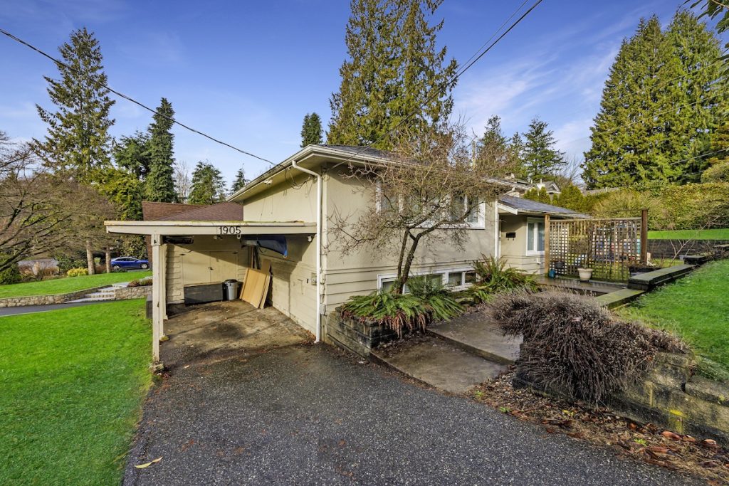 1905 Westview Dr, North Vancouver