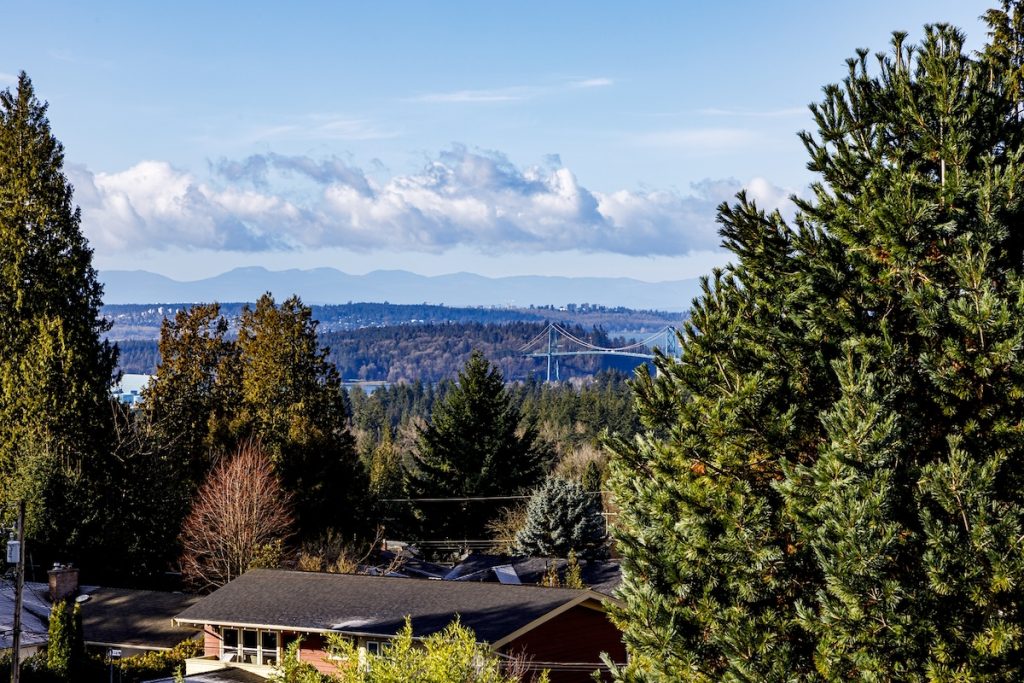 245 W OSBORNE ROAD, North Vancouver