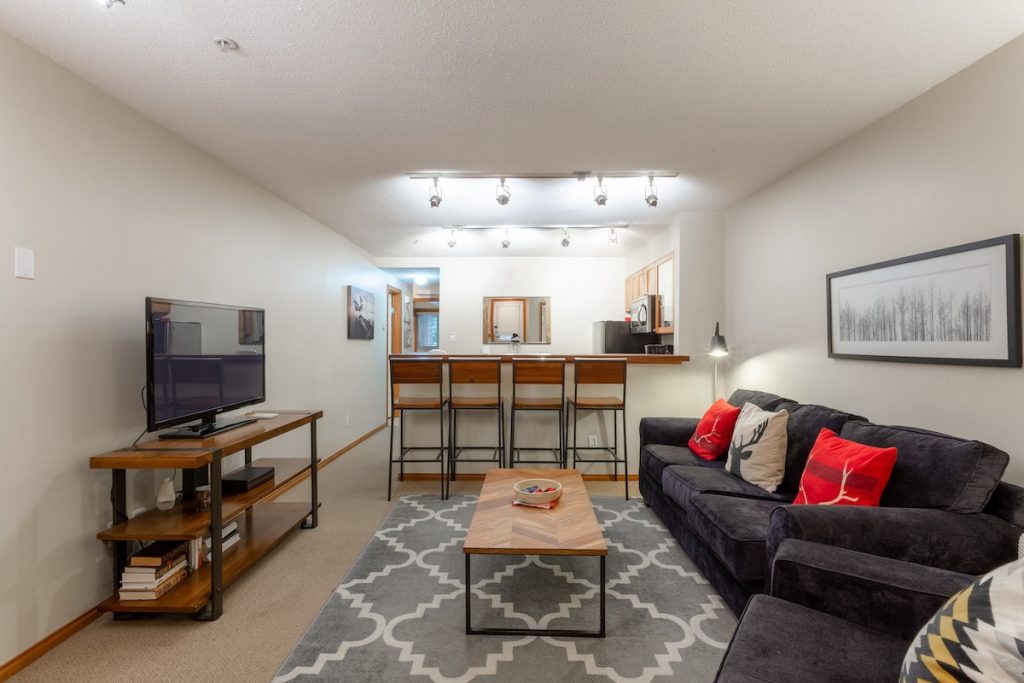 4 4388 NORTHLANDS BOULEVARD, Whistler