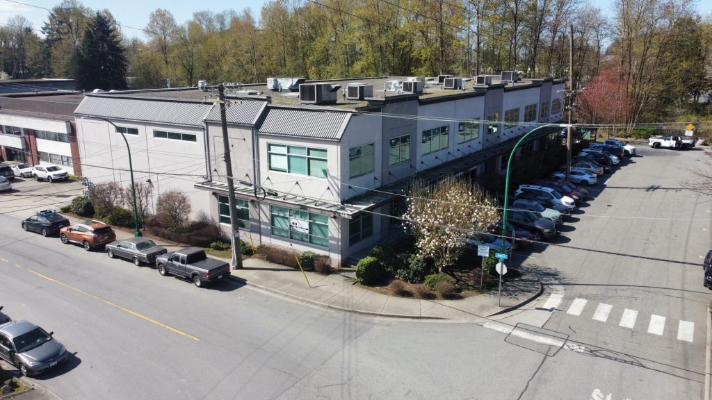 104 & 106 – 375 Lynn Avenue, North Vancouver