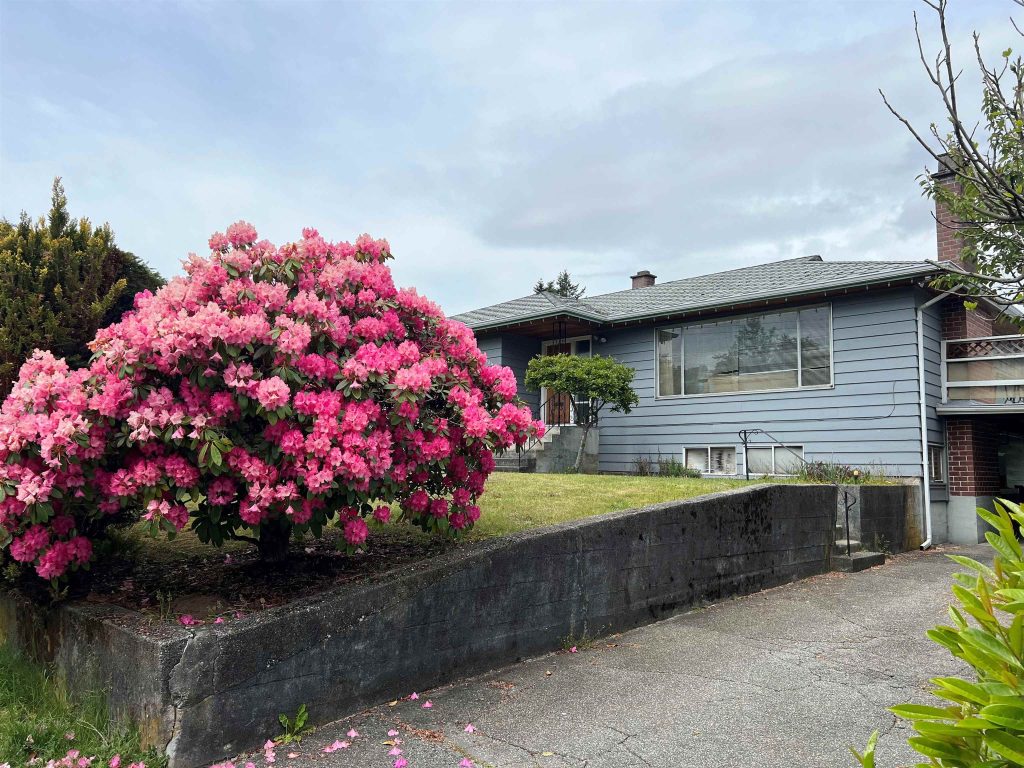 334 E 15TH STREET, North Vancouver