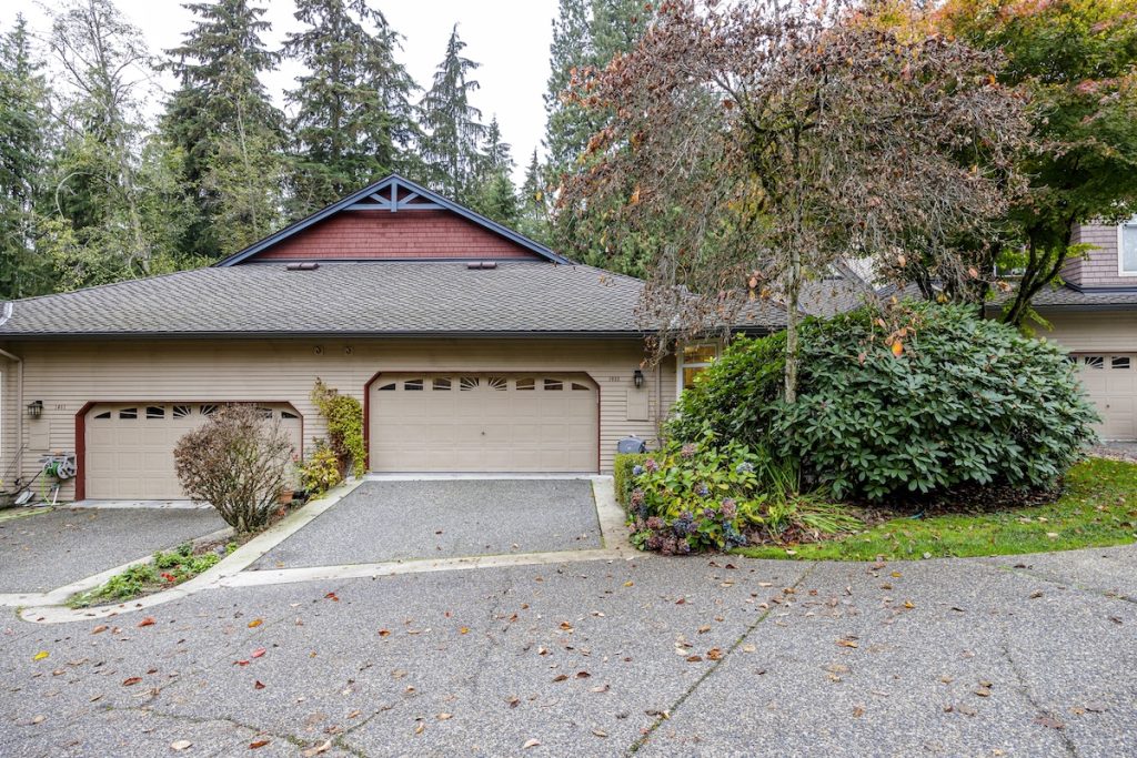 1053 STRATHAVEN DRIVE, NORTH VANCOUVER