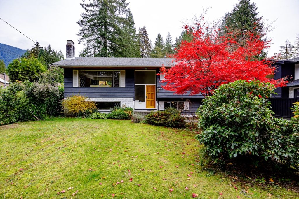 4578 CAPILANO ROAD, NORTH VANCOUVER