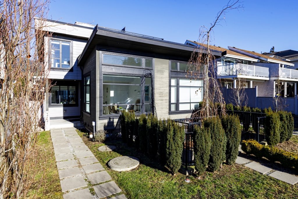 212 E 21ST STREET NORTH VANCOUVER