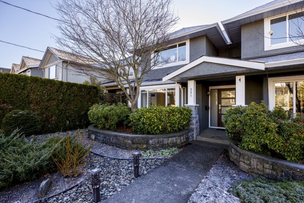 321 E 11TH STREET, NORTH VANCOUVER