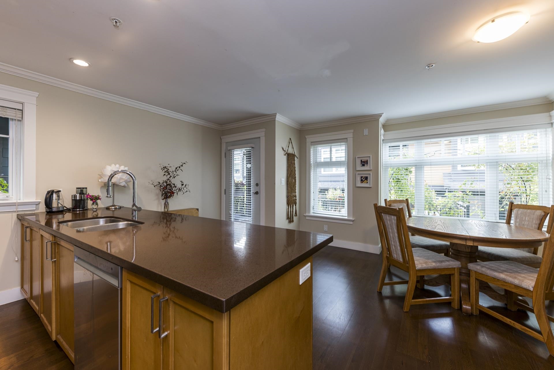 2 263 E 5TH STREET 16