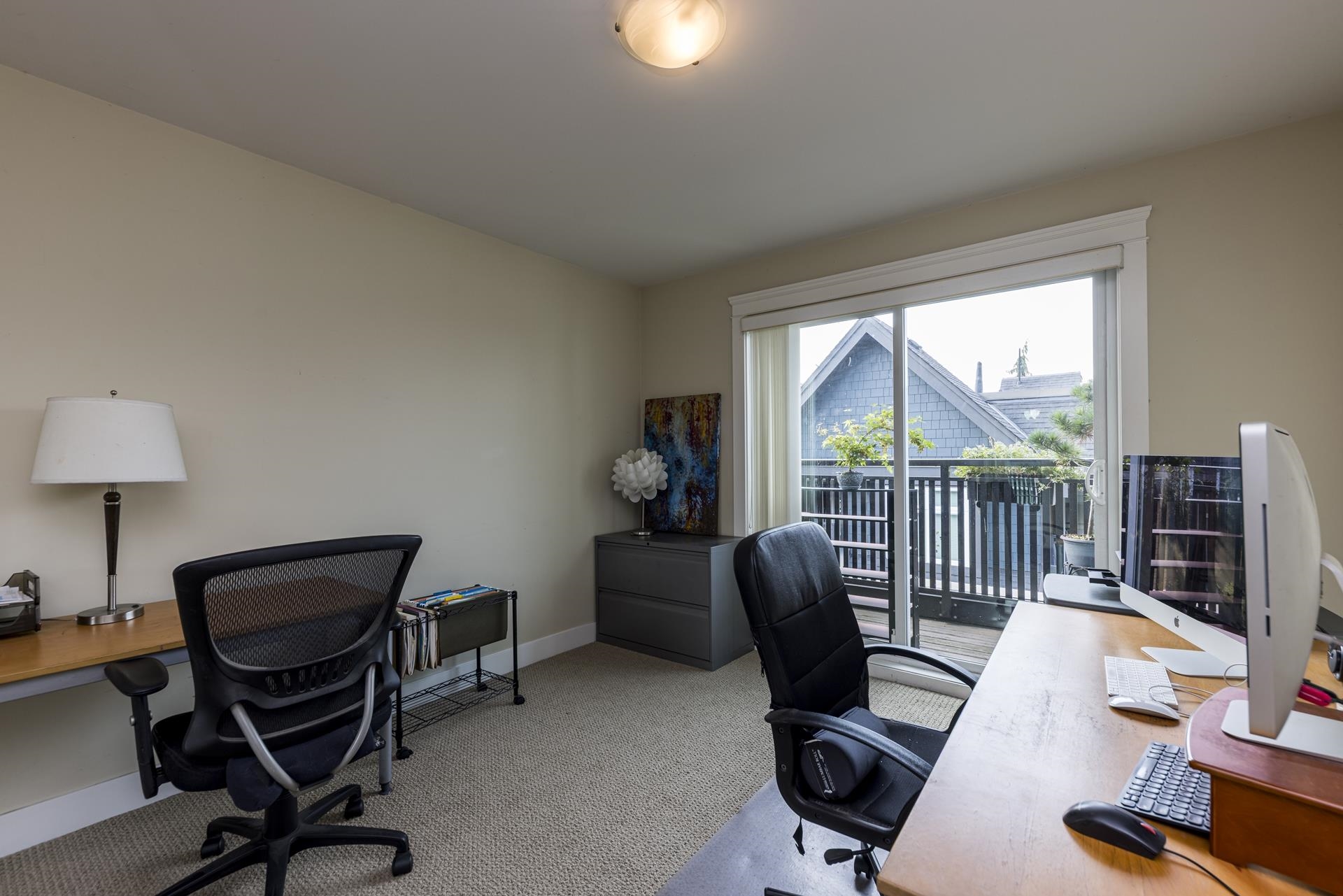 2 263 E 5TH STREET 10